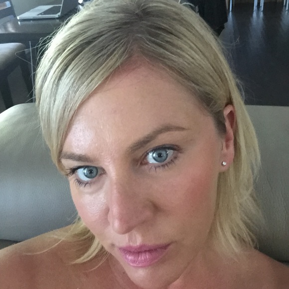 Meet your Posher, Stephanie - Picture 1 of 1